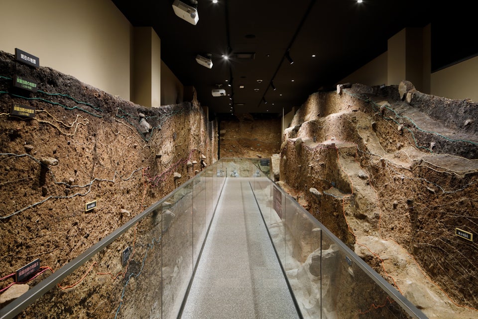 Hoshikusokan Obsidian Mine displays Room
